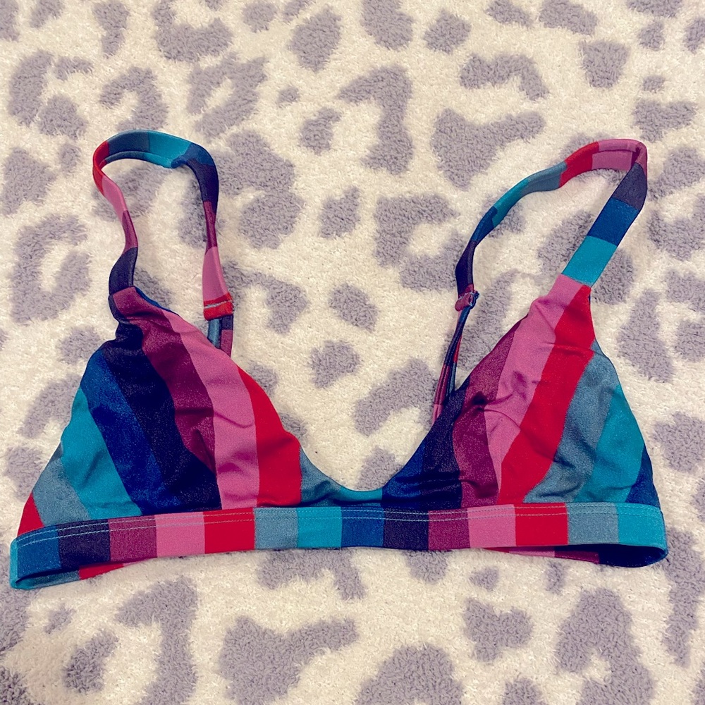 Billabong Bikini top. Size small
